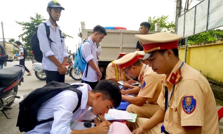 Đi xe điện có cần bằng lái không? Cập nhật quy định mới nhất để tránh vi phạm 3 Bai 8 13