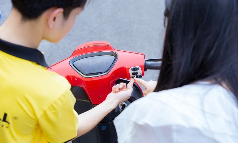 Xe máy điện BF150i – Mẫu xe điện công nghệ cao dẫn đầu xu hướng giao thông xanh 5 Bai Web thang 9 41