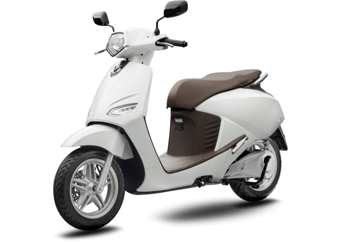 Xe may dien VinFast Vento mau trang yen nau 2