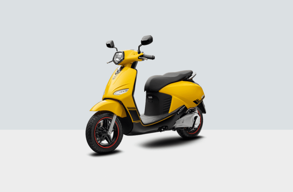 XE MÁY ĐIỆN VINFAST VENTO S kèm pin 13 Xe may dien VinFast Vento mau vang yen den