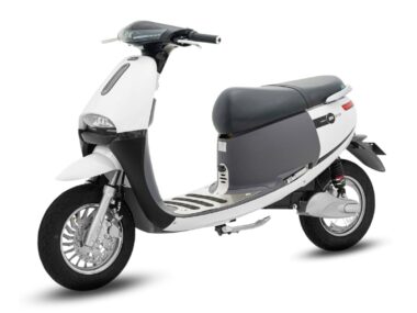 xe may dien dk gogo new s trang c6818c395d164bef9fae484044efd90b