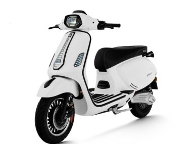 xe may dien pixar 946 plus mau trang den 2