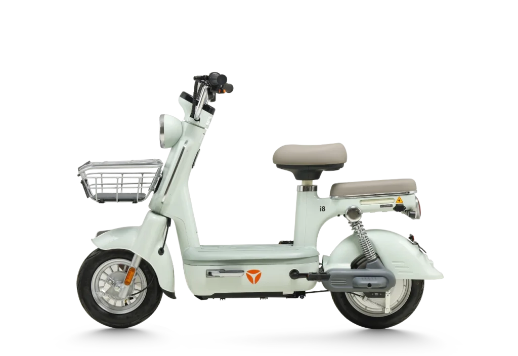Xe Máy Điện Yadea i8 2025 12 xe may dien yadea I8 xanh la truc