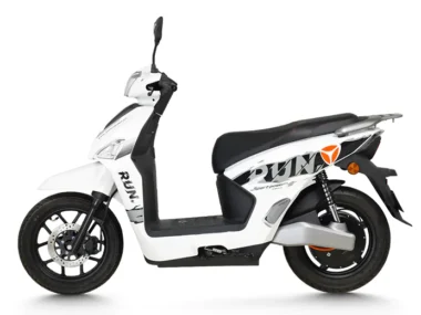 xe may dien yadea voltguard u pin lithium 2025 mau trang